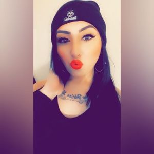 Meet your Posher, Vee